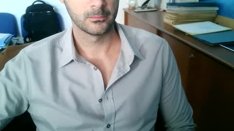 Snapshot of giuseppevai1 chatting on November 4, 9:52 am giuseppevai1 online show from November 4, 9:52 am