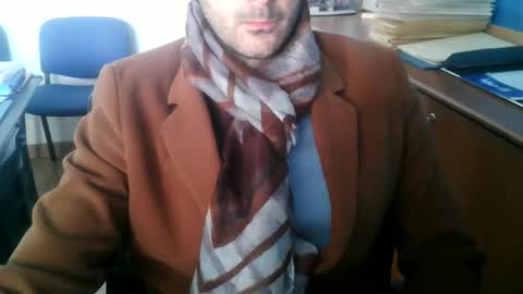 giuseppevai1 online show from December 18, 9:15 am