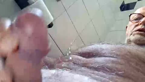 giutomma930394 online show from June 3, 1:46 pm