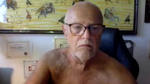 giutomma930394 online show from June 21, 2:19 pm
