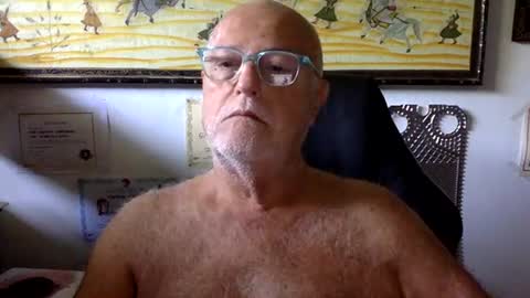 giutomma930394 online show from June 26, 9:03 am