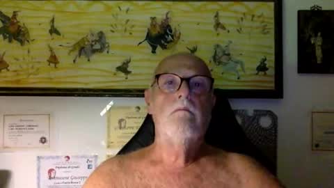 giutomma930394 online show from July 8, 7:29 pm