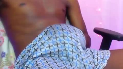 Snapshot of giv_deez chatting on November 25, 3:56 pm marlon online show from November 25, 3:56 pm