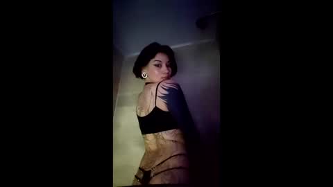 Snapshot of give_me_orgasms chatting on June 1, 10:22 pm Nice to meet you my name is Heyli online show from June 1, 10:22 pm