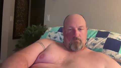 Snapshot of giveitup193 chatting on December 15, 2:41 am giveitup193 online show from December 15, 2:41 am