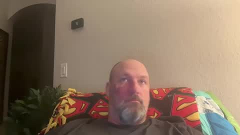 Snapshot of giveitup193 chatting on January 4, 2:14 am giveitup193 online show from January 4, 2:14 am