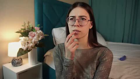 Agness online show from February 8, 2:09 pm