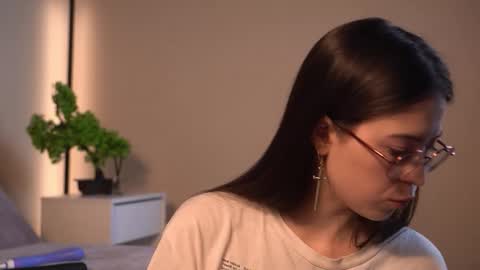 Agness online show from March 17, 4:21 pm