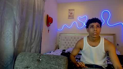 Snapshot of glader_guy chatting on September 21, 8:21 pm only for you bby online show from September 21, 8:21 pm