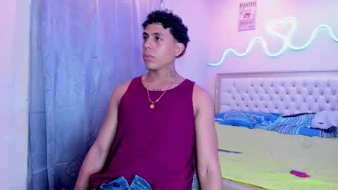 Snapshot of glader_guy chatting on September 22, 8:33 pm only for you bby online show from September 22, 8:33 pm