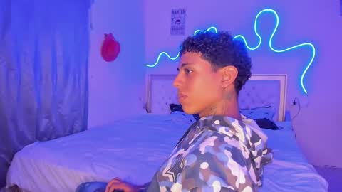 Snapshot of glader_guy chatting on October 5, 8:51 pm only for you bby online show from October 5, 8:51 pm