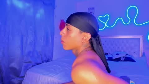 Snapshot of glader_guy chatting on October 6, 5:54 pm only for you bby online show from October 6, 5:54 pm