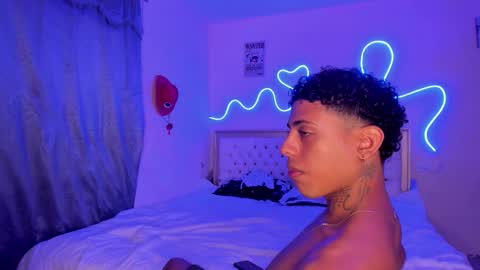 Snapshot of glader_guy chatting on October 9, 7:01 pm only for you bby online show from October 9, 7:01 pm