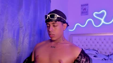 Snapshot of glader_guy chatting on October 18, 9:15 pm only for you bby online show from October 18, 9:15 pm