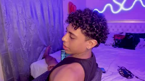 Snapshot of glader_guy chatting on October 23, 10:08 pm only for you bby online show from October 23, 10:08 pm