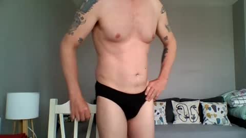 Snapshot of gladius_grande chatting on June 18, 12:09 pm Gladius Grande online show from June 18, 12:09 pm