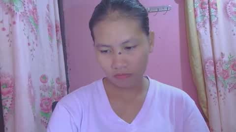 Snapshot of glamgoddess23 chatting on October 19, 5:30 am glamgoddess23 online show from October 19, 5:30 am