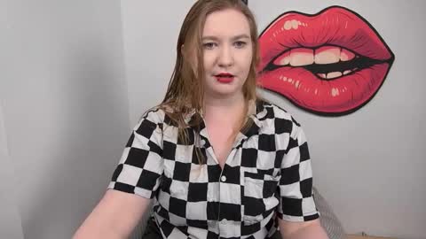 Nikki online show from December 4, 3:43 pm