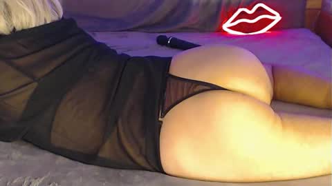 Pauline online show from December 23, 4:39 pm