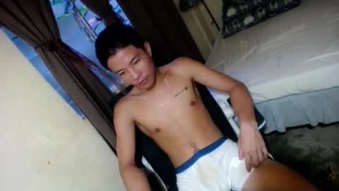 Snapshot of glenndou_daxs chatting on November 21, 9:19 am glenndou_daxs online show from November 21, 9:19 am