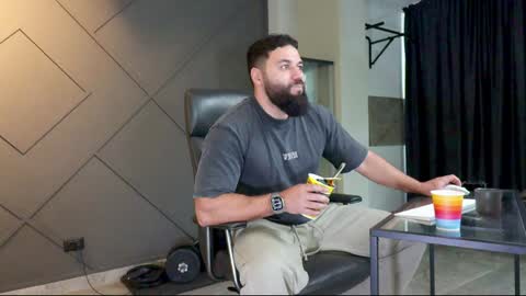 Matthew .. for short call me Matt online show from January 21, 7:15 am