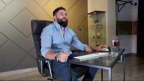 Matthew .. for short call me Matt online show from February 22, 11:35 pm