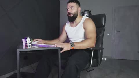 Matthew .. for short call me Matt online show from November 13, 7:40 am