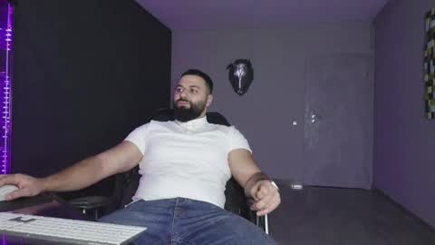 Matthew .. for short call me Matt online show from February 5, 1:10 am