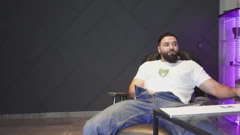 Matthew .. for short call me Matt online show from March 15, 6:36 pm