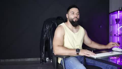 Matthew .. for short call me Matt online show from April 30, 9:30 pm