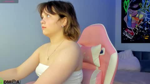 glimmer_goddesss online show from September 17, 8:27 am