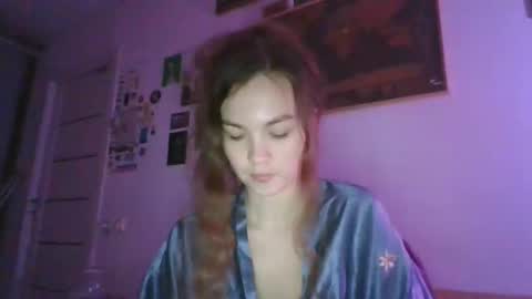 Snapshot of glitter_doll chatting on January 18, 8:19 pm glitter_doll online show from January 18, 8:19 pm