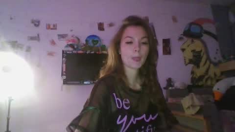 Snapshot of glitter_doll chatting on January 24, 8:00 pm glitter_doll online show from January 24, 8:00 pm