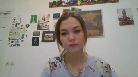 Snapshot of glitter_doll chatting on January 26, 11:06 am glitter_doll online show from January 26, 11:06 am