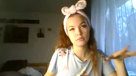 Snapshot of glitter_doll chatting on January 27, 11:32 am glitter_doll online show from January 27, 11:32 am