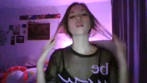 Snapshot of glitter_doll chatting on January 28, 5:56 pm glitter_doll online show from January 28, 5:56 pm