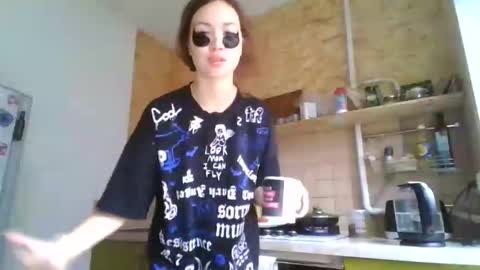 Snapshot of glitter_doll chatting on January 30, 9:04 am glitter_doll online show from January 30, 9:04 am