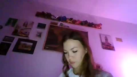 Snapshot of glitter_doll chatting on January 31, 5:32 pm glitter_doll online show from January 31, 5:32 pm