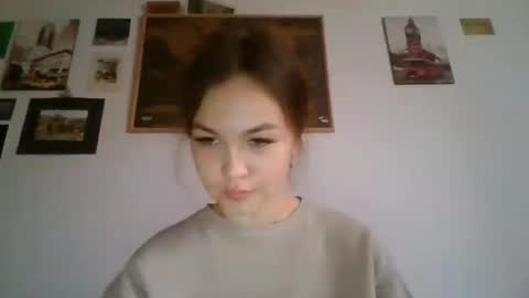 Snapshot of glitter_doll chatting on February 7, 11:56 am glitter_doll online show from February 7, 11:56 am
