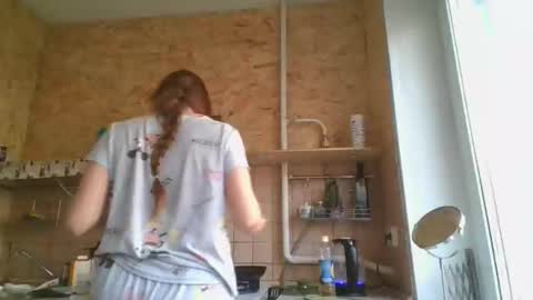 Snapshot of glitter_doll chatting on February 28, 11:47 am glitter_doll online show from February 28, 11:47 am