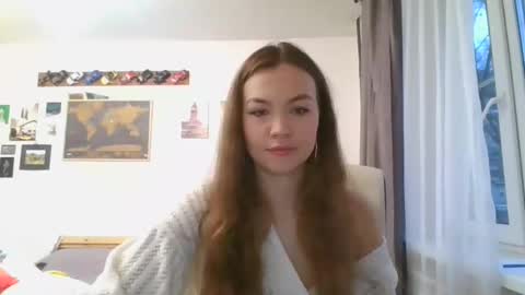 Snapshot of glitter_doll chatting on March 1, 2:44 pm glitter_doll online show from March 1, 2:44 pm