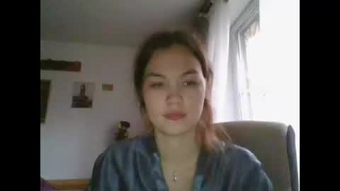 Snapshot of glitter_doll chatting on March 4, 11:19 am glitter_doll online show from March 4, 11:19 am