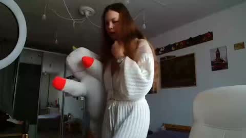 Snapshot of glitter_doll chatting on March 8, 10:43 am glitter_doll online show from March 8, 10:43 am
