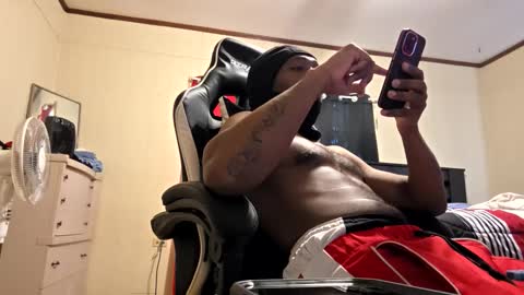 glomightyj online show from May 11, 6:27 pm