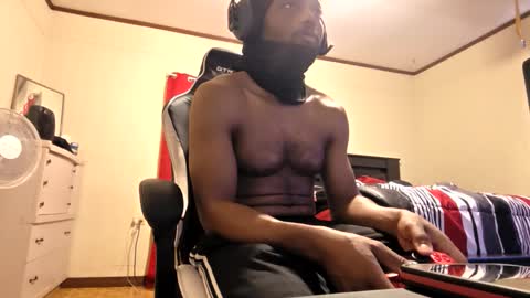 glomightyj online show from May 26, 2:02 pm
