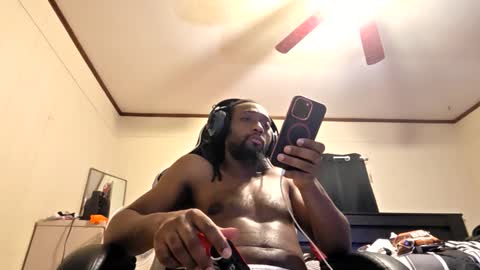 glomightyj online show from June 1, 10:50 am