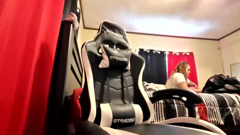 glomightyj online show from July 17, 5:51 pm
