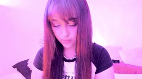 Mimi online show from December 17, 6:47 pm