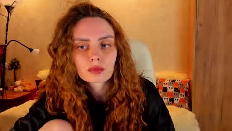 Gloria Wood online show from March 8, 6:37 pm