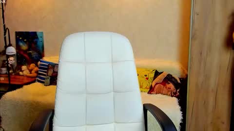 Gloria Wood online show from October 21, 6:30 pm